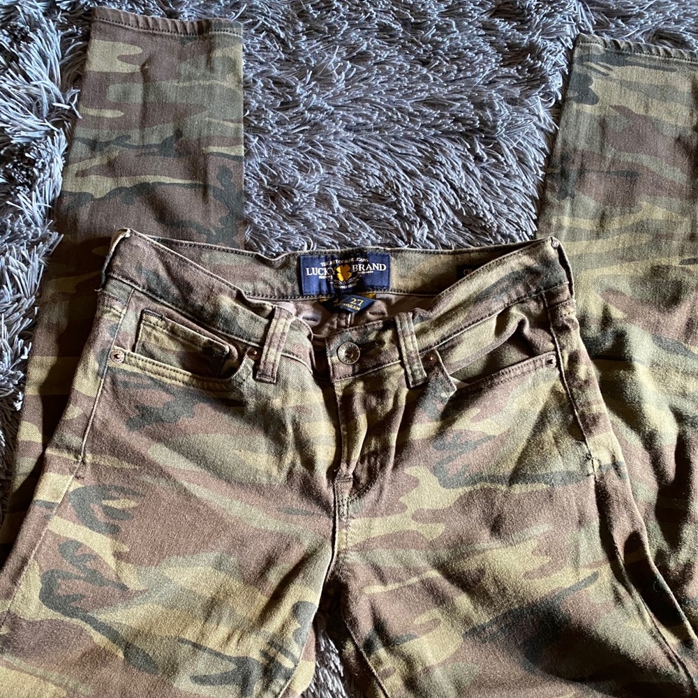 super comfy lucky brand camo jeans